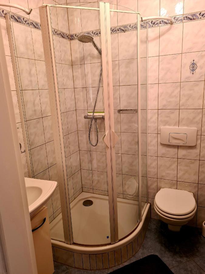 Evi'S Apartment เรเกนส์บวร์ก ภายนอก รูปภาพ